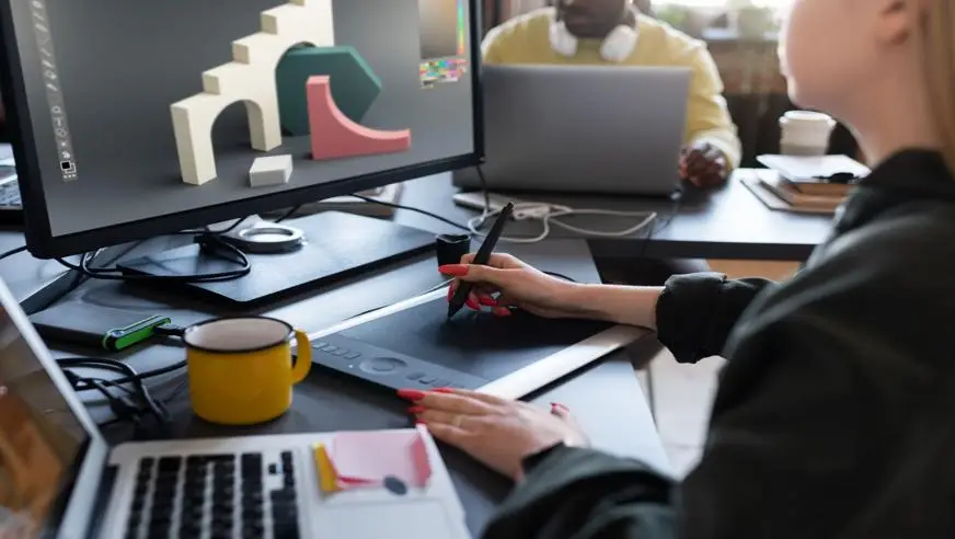 Crafting high-quality, professional designs with creativity and precision.